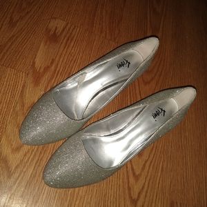 Silver shoe